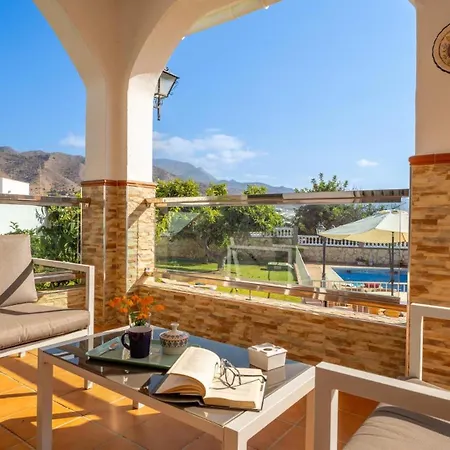 Villa Lola Casitas Select