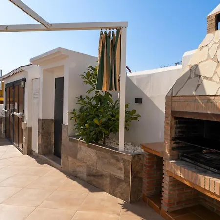 Lola Casitas Select * Nerja